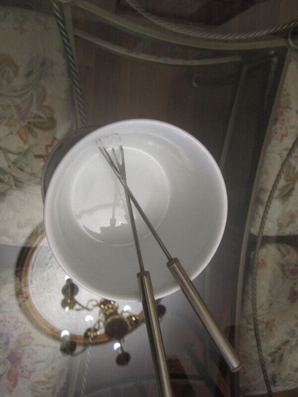 Vaisselle/ Mini Fondue Set with Tea Light Pot & Dipping Forks dans Autre  à Ville de Montréal - Image 2