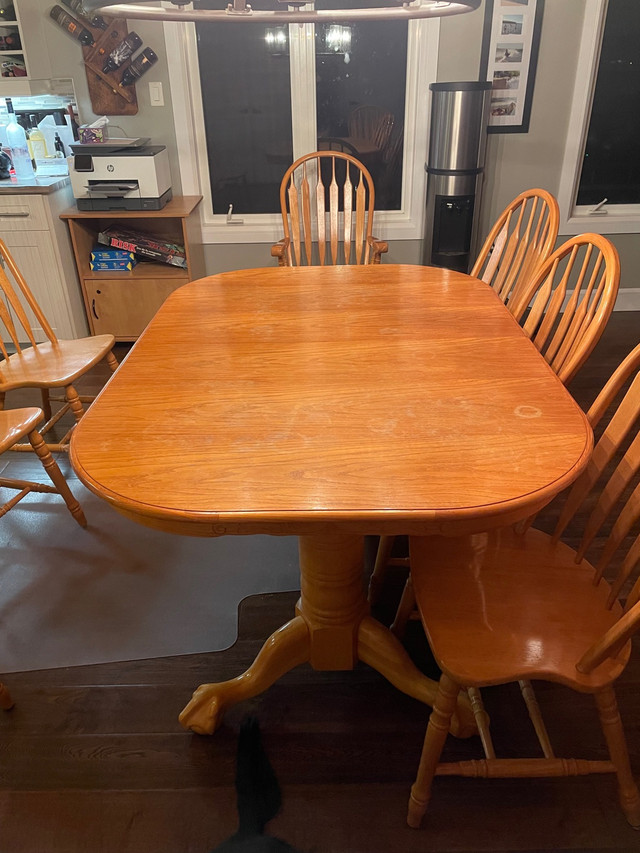 Solid Oak Dining Table in Dining Tables & Sets in Peterborough - Image 3