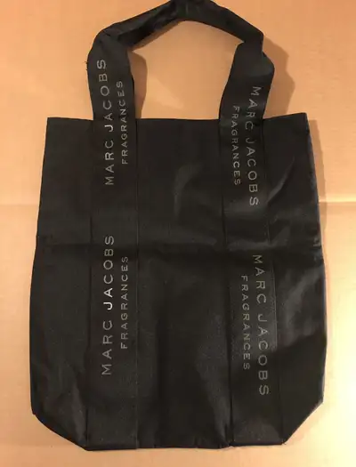 Marc Jacobs New  canvas sac, View more