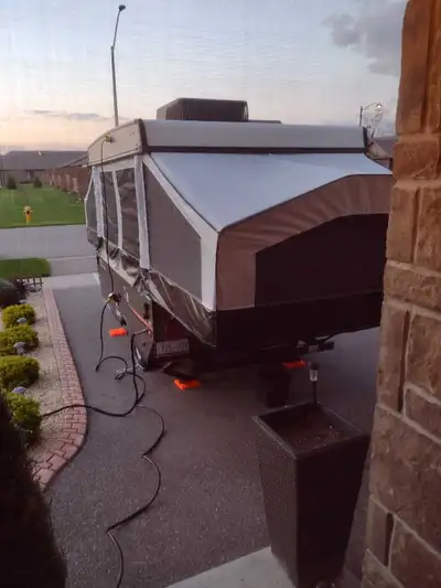 Immaculate 2024 Rockwood 1940 LTD pop-up trailer, used 4 times. 1500 BTU air conditioner factory ins...