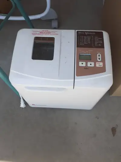 -- Kitchen Pro. bread machine, white -- $20 in good working conditions