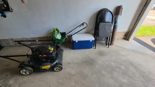 Garage items in Lawnmowers & Leaf Blowers in Oakville / Halton Region - Image 2