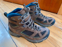 Vasque Breeze Hiking Boots Men's Size: USA9, EU42