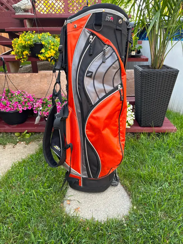 TNT Golf Stand Bag in Golf in Winnipeg - Image 3