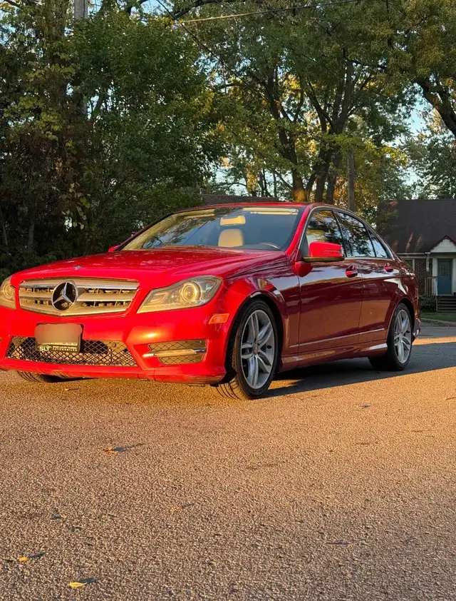Mercedes Benz C300 4MATIC 2013 in Toys & Games in City of Toronto - Image 2