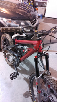 2005 Santa Cruz Bullit Downhill Mountain bike