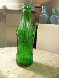 plusieurs bouteille antique a différent prix