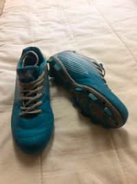 Girls Rawlings soccer shoes.