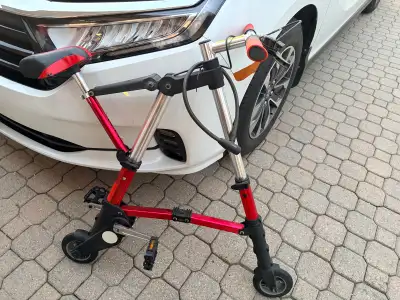I've only ridden this mini folding bicycle three times, but I can't find the key to the lock.