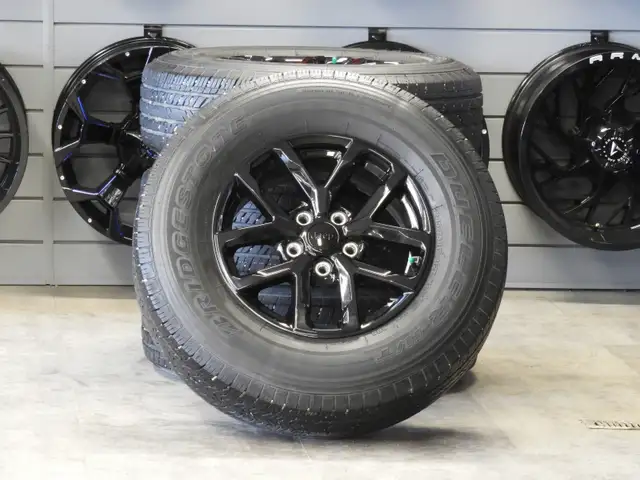 MINT - 5x127 JEEP GLADIATOR TAKE OFF 17 INCH WHEEL - 245/75R17 in Tires & Rims in Edmonton - Image 4
