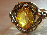 Yellow gold sapphire ring 10K . Size 7.. ................