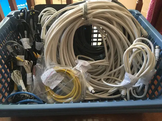 Fil d'enceinte de calibre 18 RCA 18 Gauge Audio Speaker Wire in General Electronics in City of Montréal - Image 4