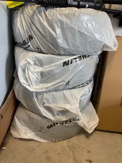 Very lightly used with approximately 9/32” tread remaining. These tires are around 10/32” when new,...