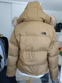 Vintage The North Face 550 Puffer Jacket! size Small