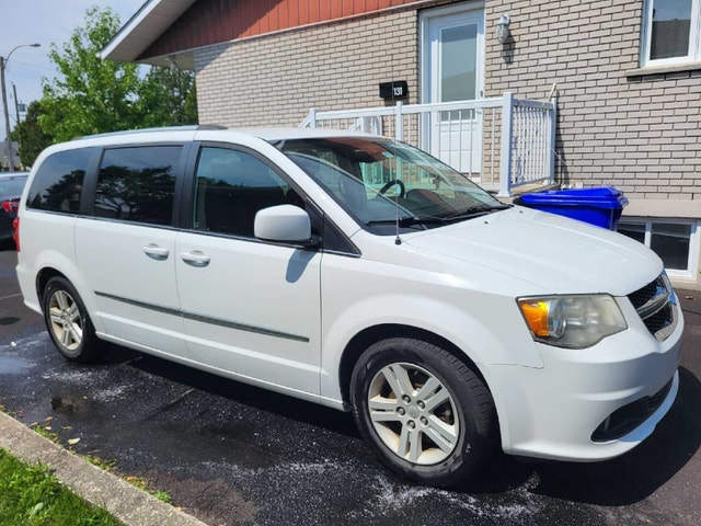 Dodge Grand Caravan 2014 — photo 2