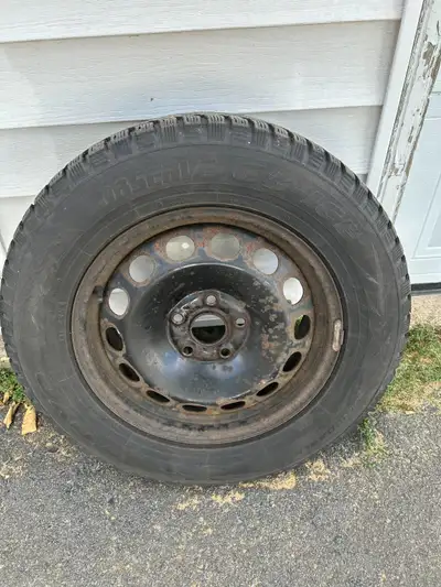 215/65R/16 Toyo Observe G3 Ice winter tires off a VW Passat. Approximately 40,000 KM’s on the tires...