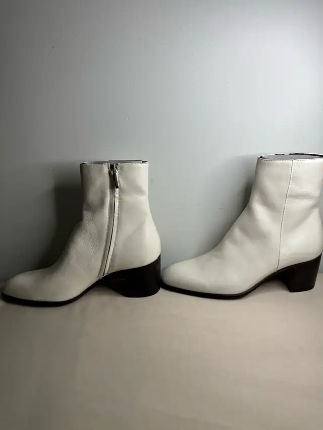 Alessandro VASINI Juan 60mm White Ivory Leather Chelsea Boots  in Men's Shoes in City of Toronto - Image 3