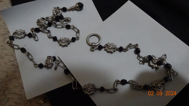 Necklaces, 3, unique, pearls, rhinestone,crystal, vintage in Jewellery & Watches in Kelowna - Image 2