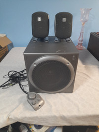 Logitech THX Z-2200 Computer Speaker System