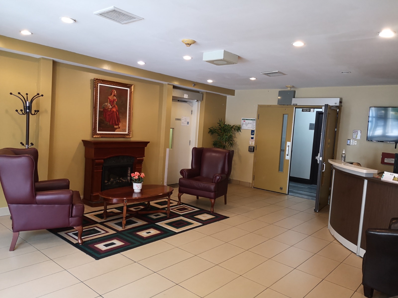 Studio À LOUER (Meublé) 670$/m pour personnes retraitées — photo 2