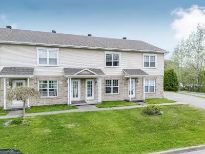 Magnifique 4 1/2 sur 2 étages - Secteur Nord de Sherbrooke
