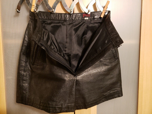 Korean vintage leather shorts, fully lined, w deep pockets. 2 US dans Femmes - Pantalons et shorts  à Ville de Montréal