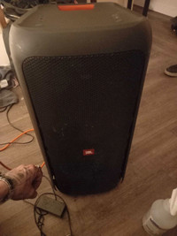 Jbl partybox300 huge floor bluetooth speaker