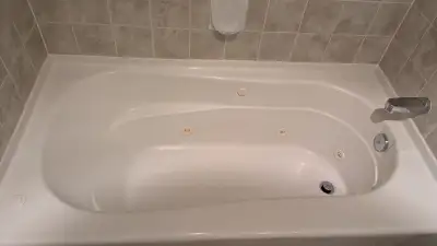 Free Jacuzzi Bathtub, View more
