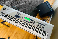 Yamaha MO8 Music Production   Piano    - 88 Fully Weighted Keys