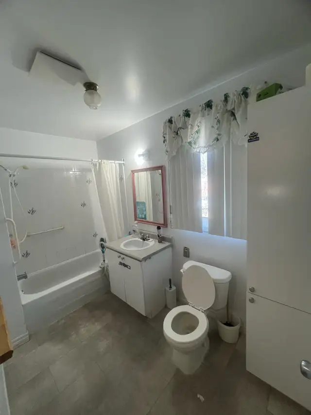 Chambres in Room Rentals & Roommates in Rimouski / Bas-St-Laurent - Image 2