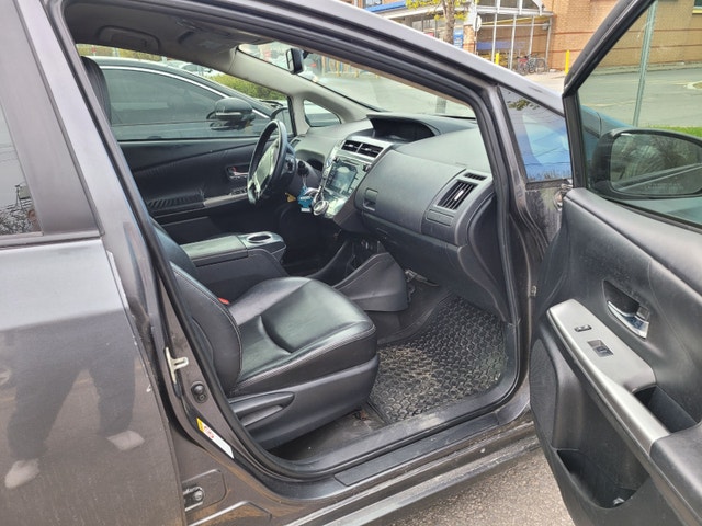 Toyota Prius V 2016 for sale — photo 3