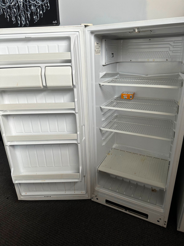 Wood's 15 Cubic Foot Refrigerator dans Réfrigérateurs  à Ville de Montréal - Image 2