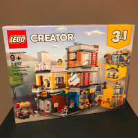 Lego Creator 31097 Townhouse Pet Shop and Café (Retired)