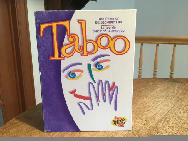 Jeu TABOO adulte jeux TABOO kids RARES.  bilingues 25 $ chacun in Toys & Games in Laval / North Shore - Image 4