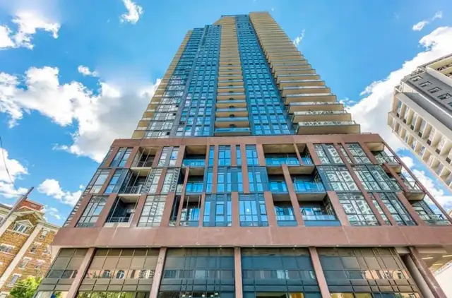 3 Bedroom 2 Bathroom Corner Unit – Stunning City View in Condos for Sale in City of Toronto - Image 3