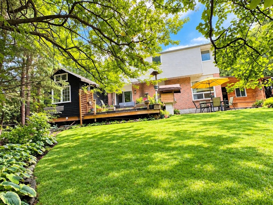 House For Sale IN Aurora, photo 9 of 28
