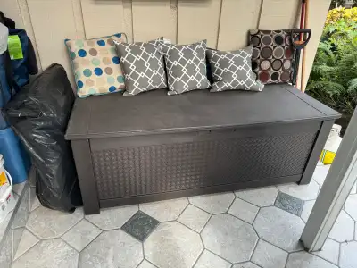 10’ above ground pool. Comes with box for all accessories. Has pool top, solar heating pad, vacuum a...