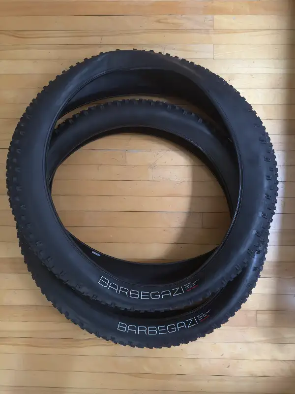Deux (2) pneus neufs pour fat bike (27.5'' x 4.5'') in Frames & Parts in Sherbrooke - Image 2
