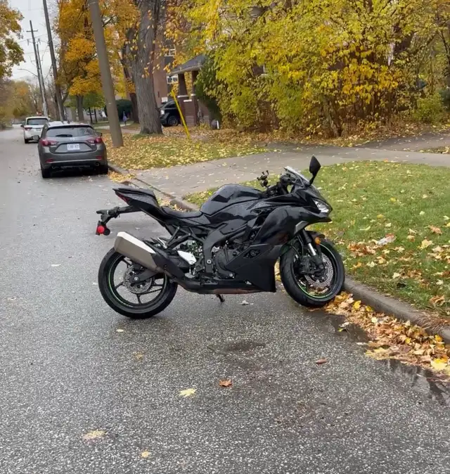 Kawasaki Zx4rr in Sport Bikes in City of Toronto - Image 2