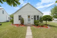 FOR SALE!! BEAUTIFUL BUNGALOW ON A CORNER LOT