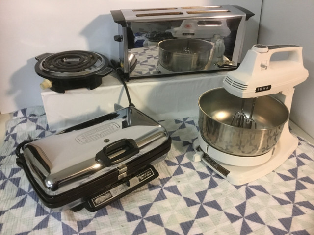 Vintage hot plate toaster mixer grill waffle maker 35, 65, 85 dans Grille-pain et fours  à Ville de Toronto