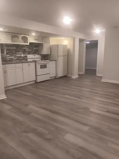 ✅ ✅ ✅ NEWLY RENOVATED 3 BEDROOM APARTMENT