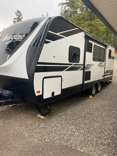 Great family trailer in immaculate condition. Very well maintained and cared for. -Transferable exte...