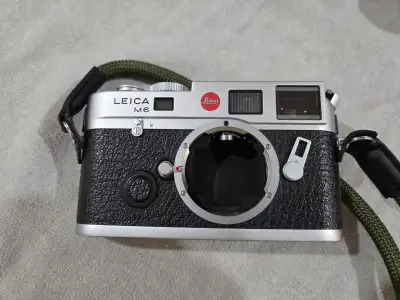 Like new, collector condition, Full Packaging, M6 0.72 ttl Please also have a look my other Leica Li...