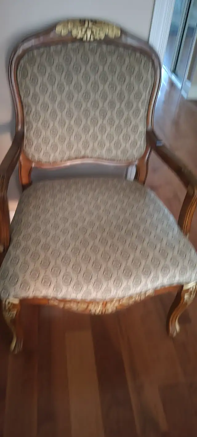 3-PIECE FURNITURE TEAK WODDEN SET -LIKE SHOWROOM PIECES in Multi-item in Mississauga / Peel Region - Image 4