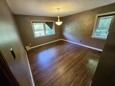 2 Rooms available - Private for female