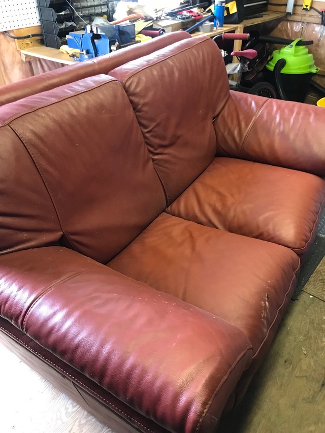 Divan 2 places et une place à donner Sofas et futons Sherbrooke