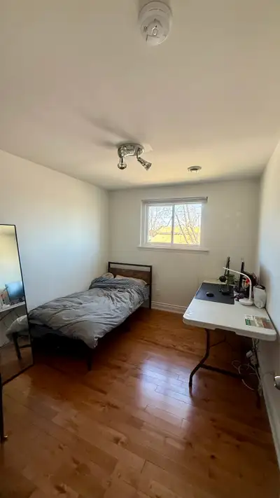 Private Bedroom for Rent – SHORT TERM, Available May 1 to August 31, 2026. A spacious one-bedroom on...