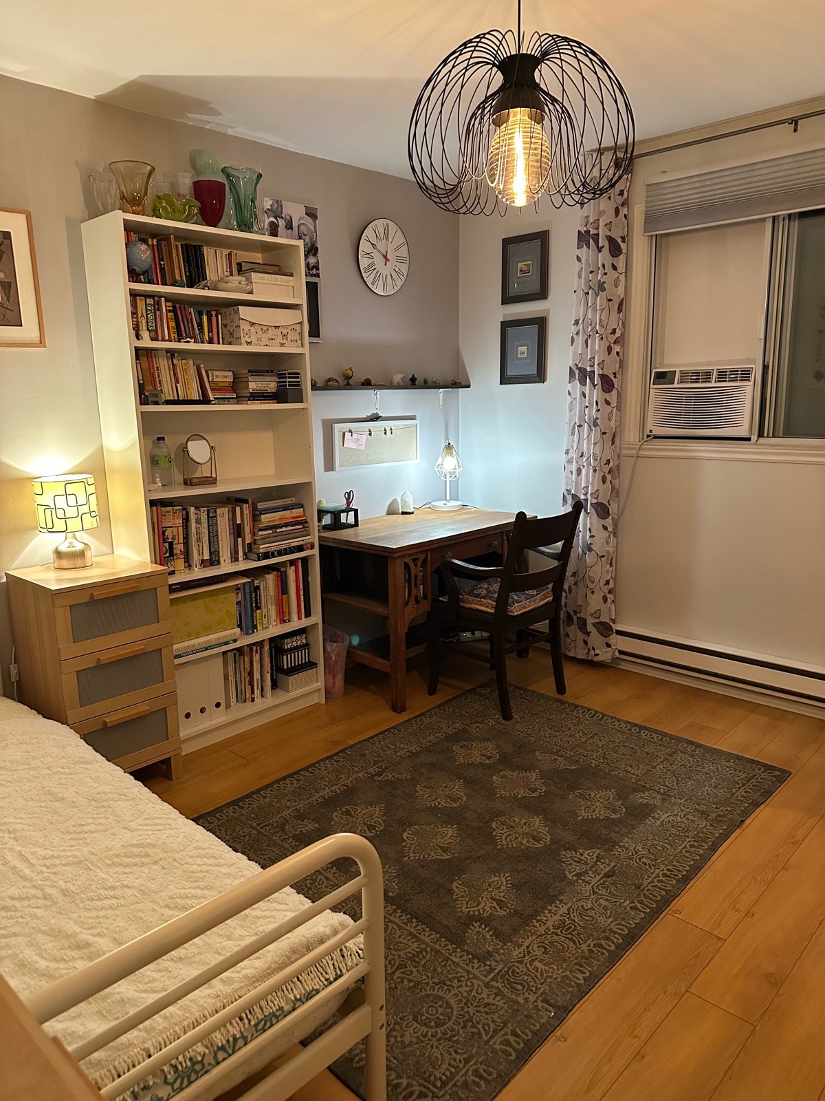 Grande chambre dans 4 1/2 lumineux et spacieux — photo 1