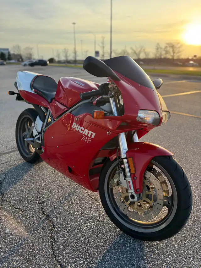 2002 Ducati 748s in Sport Bikes in Mississauga / Peel Region - Image 9